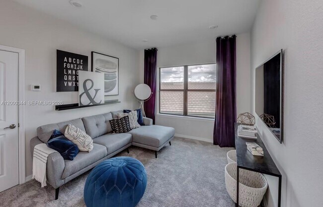 Building Photo - 2485 Primrose Pl