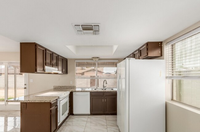 Building Photo - Great Chandler location with no HOA!!!