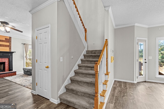 Building Photo - 255 Woodstream Dr