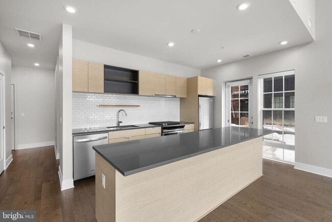 Building Photo - 502 Diamondback Dr