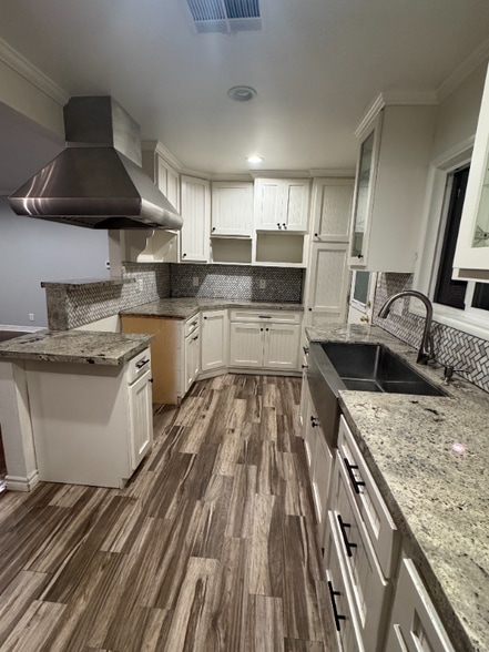 Building Photo - 1532 W 221st St