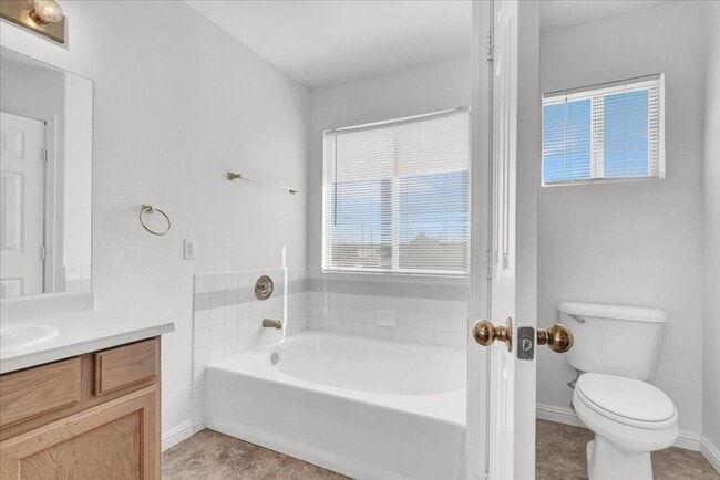 Building Photo - 8217 Beekman St