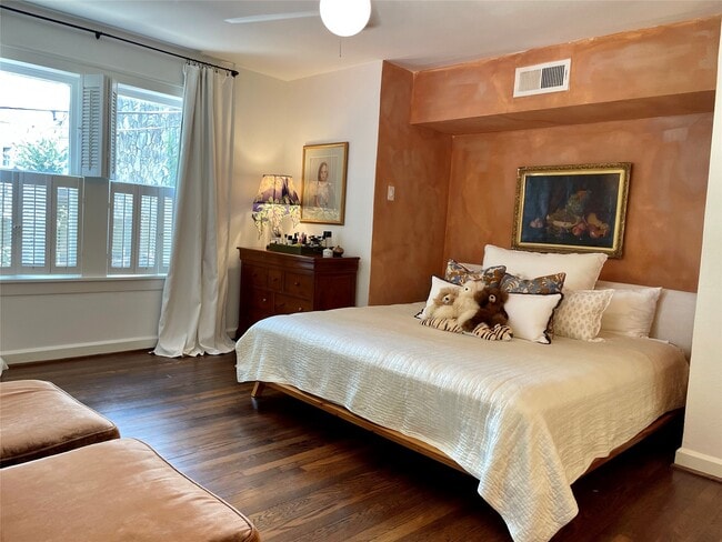 Building Photo - 429 Hawthorne St