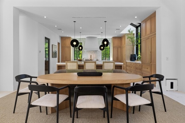 Building Photo - 734 S Ocean Blvd