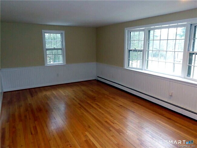 Building Photo - 21 Saddle Ridge Dr