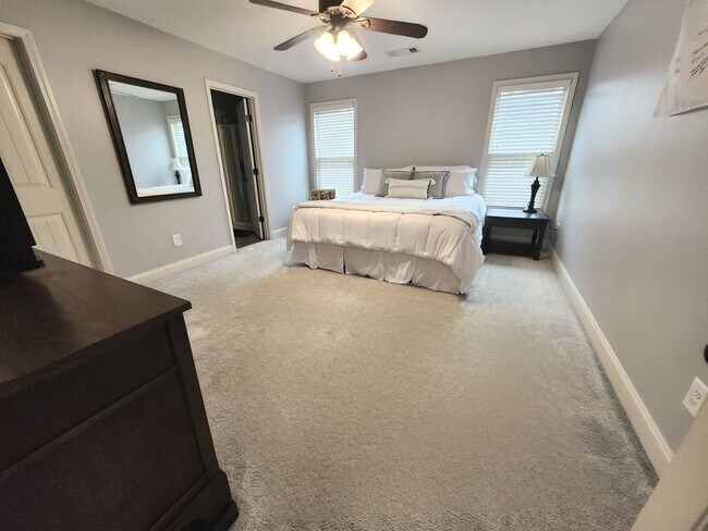 Building Photo - $100 Military Discount! Close to Park, Lik...