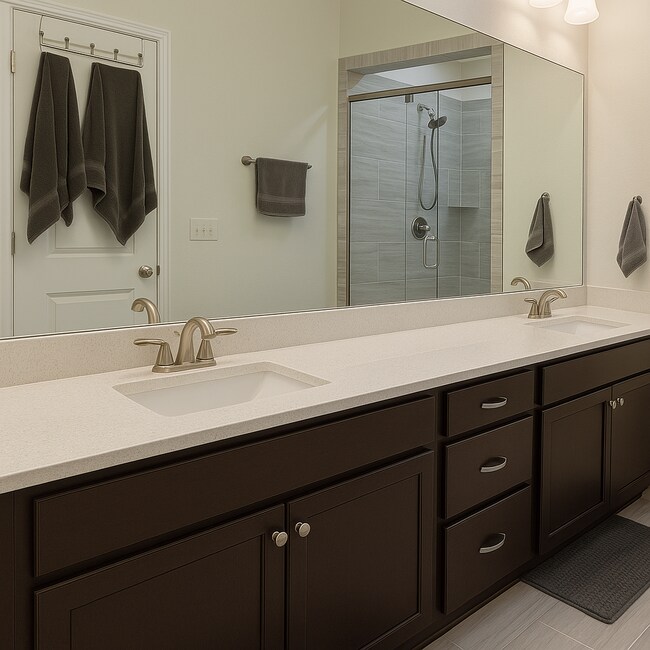 Building Photo - Like New Townhome in Flowery Branch: Immac...