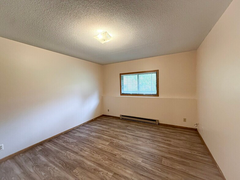 Building Photo - 622 Saxonwood Rd