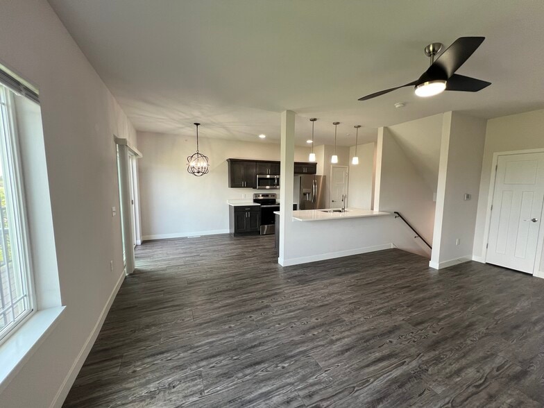Building Photo - 5521 Prairie Place Dr