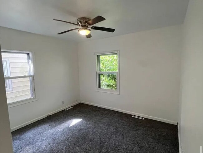 Building Photo - 210 N Lincoln Ave