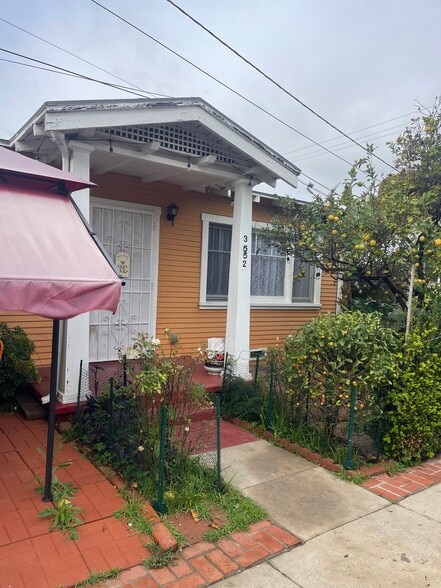 Building Photo - 3554 Arroyo Seco Ave