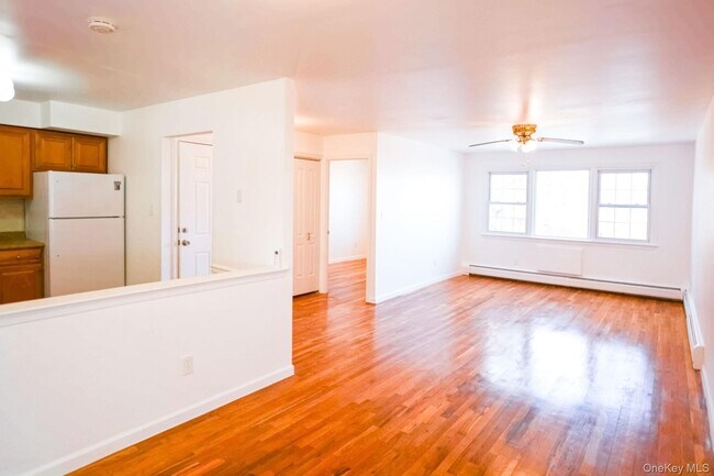 Building Photo - 212-23-212-16 16th Ave