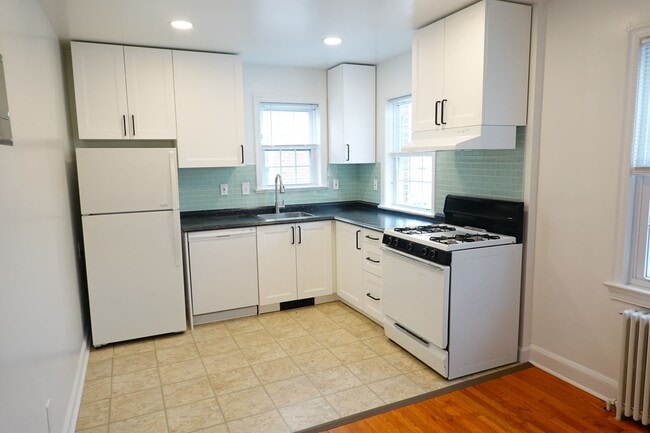 Building Photo - 8207 Garland Ave