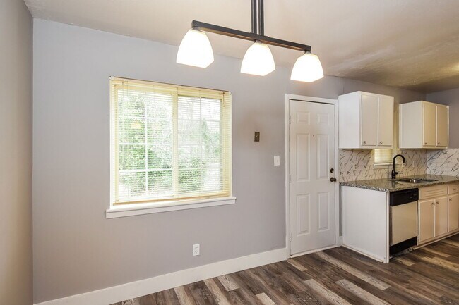 Building Photo - 641 Powder Springs St