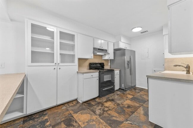 Building Photo - 4002 Ridglea Country Club Dr