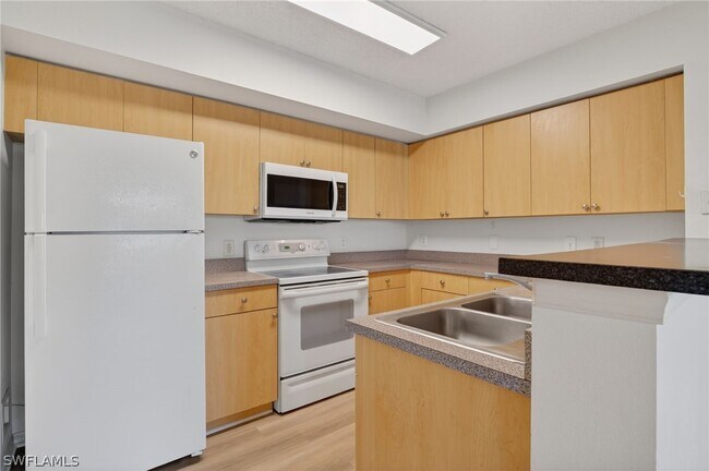 Building Photo - 8754 River Homes Lane