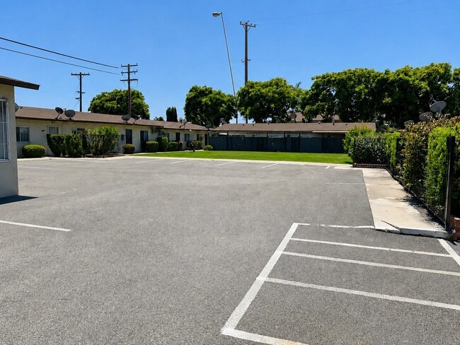 Building Photo - 3411 W Orange Ave