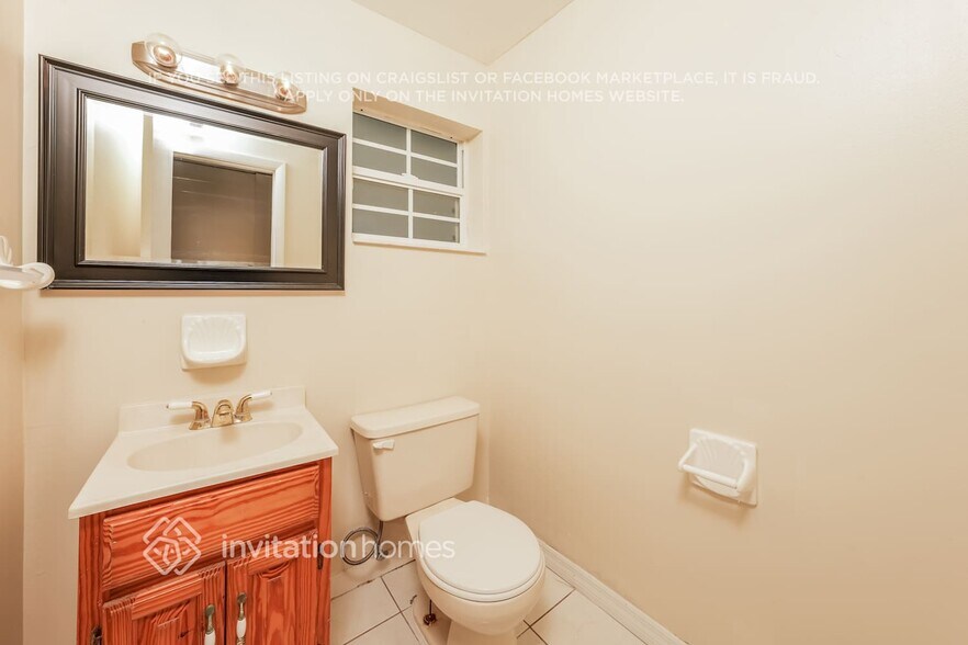 Building Photo - 5674 Parke Ave