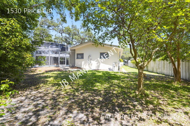 Building Photo - 1530 Price Cir
