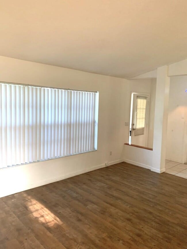 Building Photo - 3520 Egret Dr