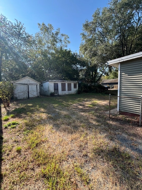 Building Photo - 135 Bradford Dr