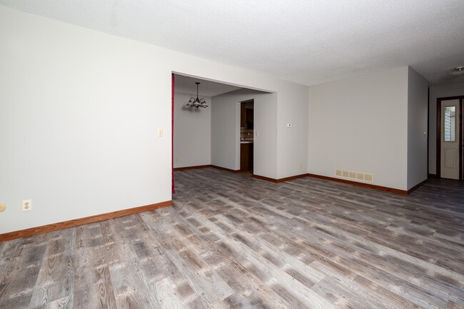 Building Photo - 3806 Prairie Ln