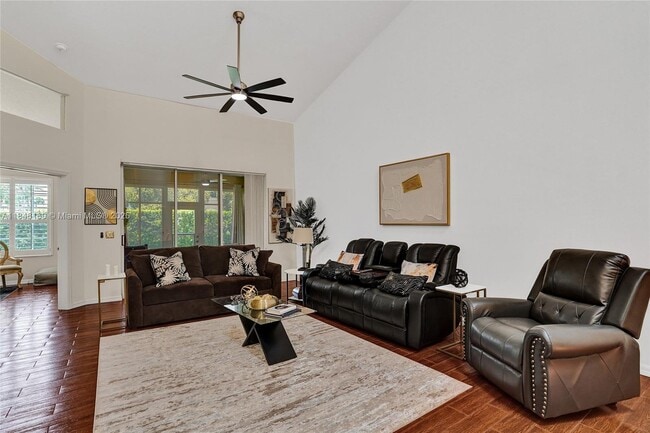 Building Photo - 1632 SW Harbour Isles Cir