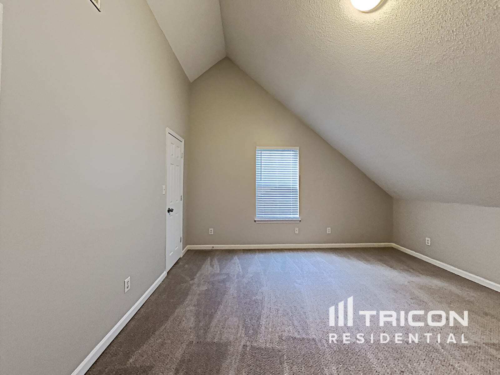Building Photo - 5472 Brickleberry Way
