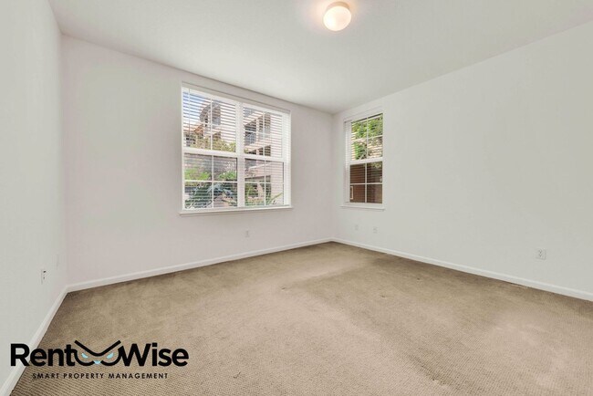 Building Photo - 1388 Broadway