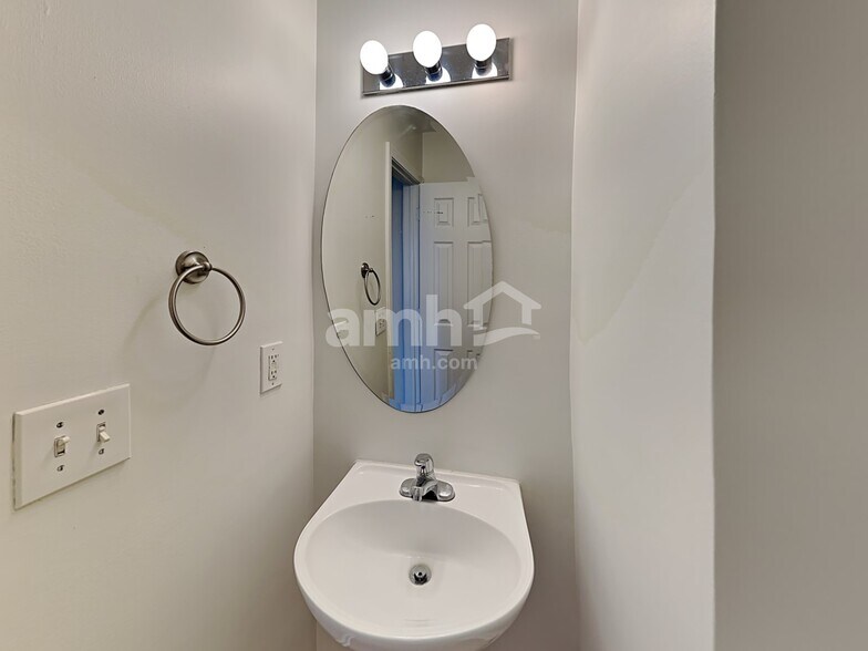 Building Photo - 8621 Berrybrook Ln