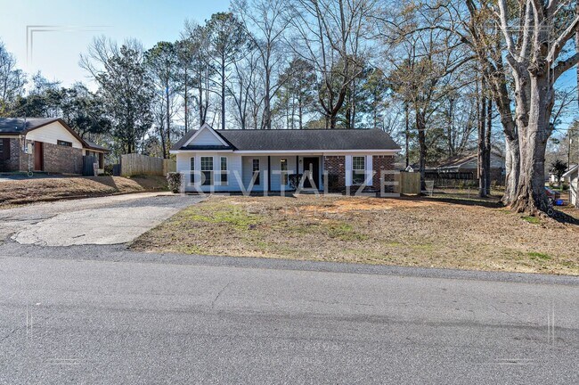 Building Photo - Beautifully Remodeled 4 Bed / 2 Bath Home near Airport Blvd