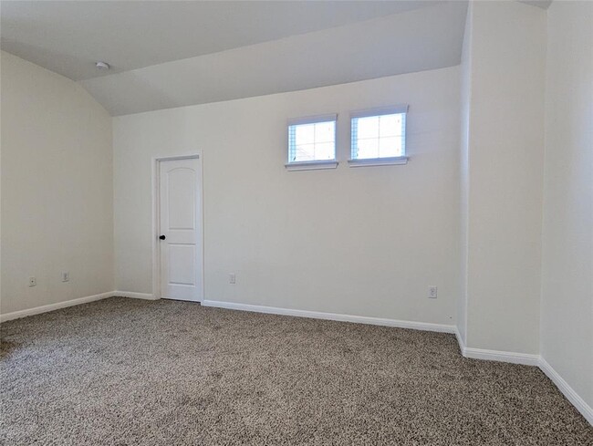 Building Photo - 13400 Briarwick Dr