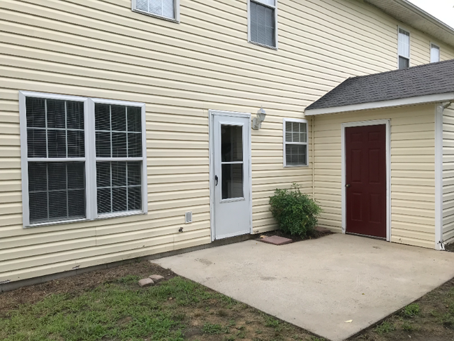 Building Photo - 3037B Edward Ct