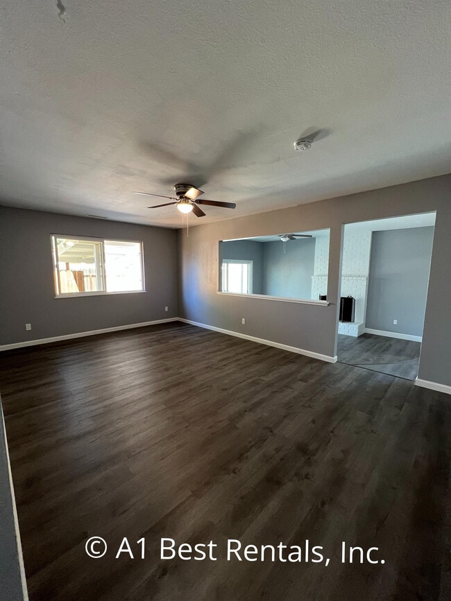 Building Photo - 2701 Hemminger Way