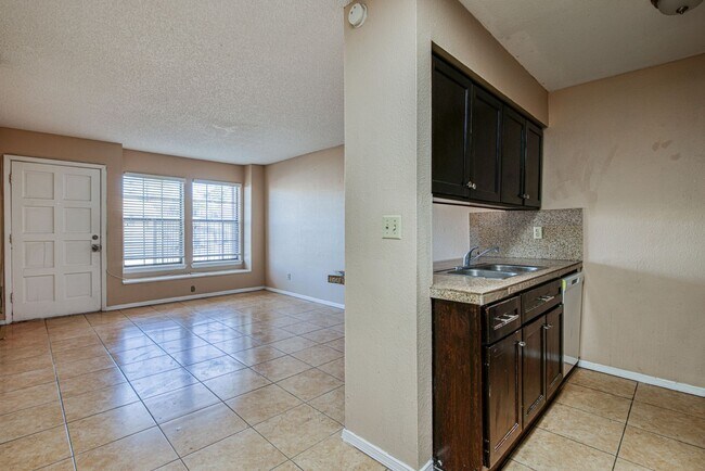 Building Photo - 11612 Marsh Mccall Way