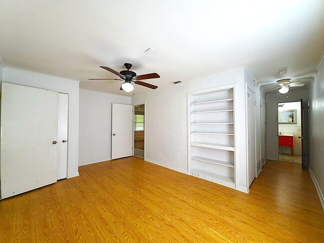Building Photo - Spacious Country Home for Lease in Van, Texas!