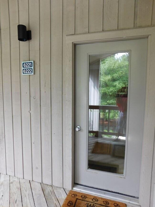 Building Photo - 6222 Harbourside Dr