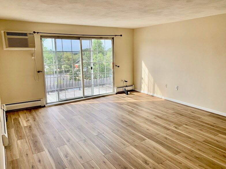 Building Photo - 22 Williamsburg Ct