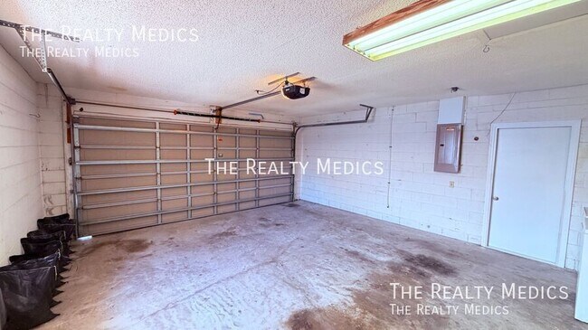Building Photo - 10609 Wyndcliff Dr