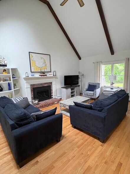 Building Photo - 243 Huckins Neck Rd