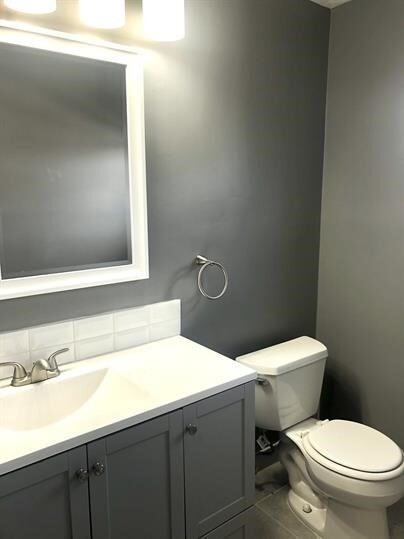 Building Photo - 3 Circuit Ln