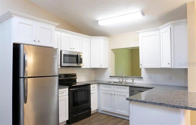 Building Photo - 36 Rainstone Ln