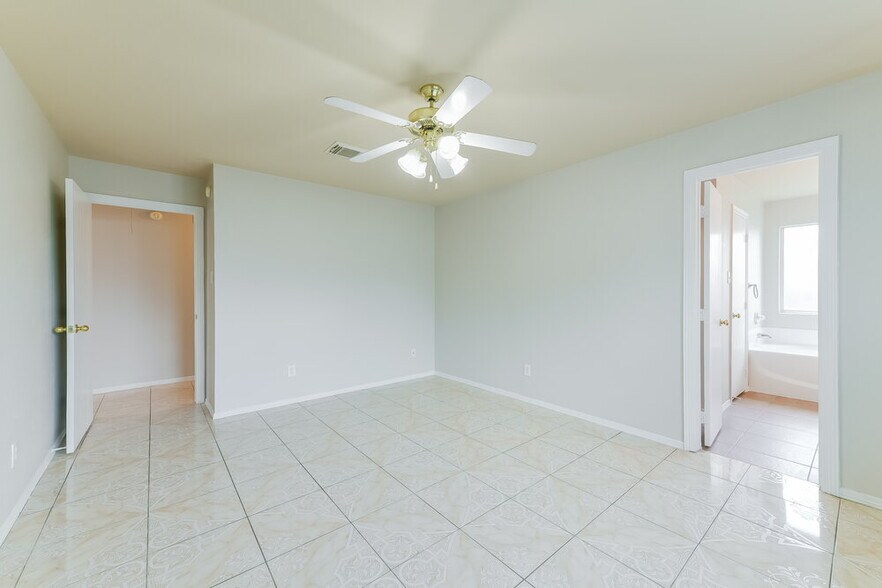 Building Photo - 21030 Stoney Haven Dr