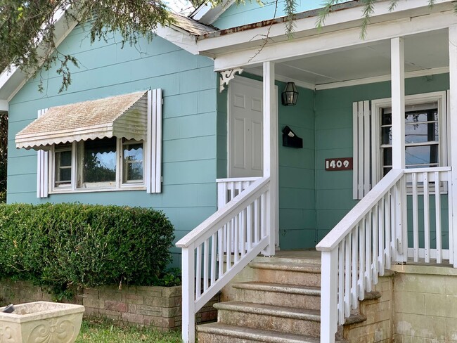 Building Photo - Promise Land North --  Charming 3 bedroom home in heart of Historic Walking District Downtown Mor...