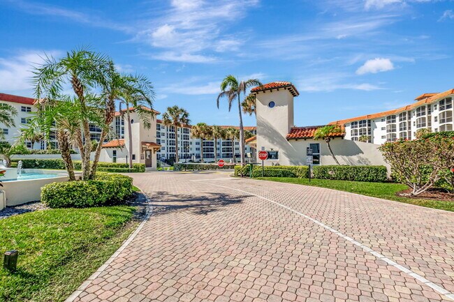 Building Photo - 2871 N Ocean Blvd