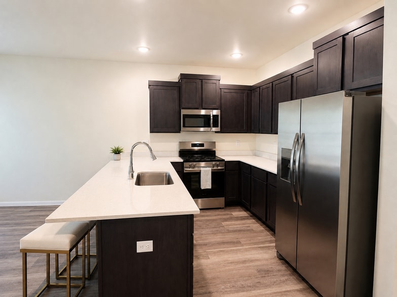Building Photo - 1011 S Benchmark Ln