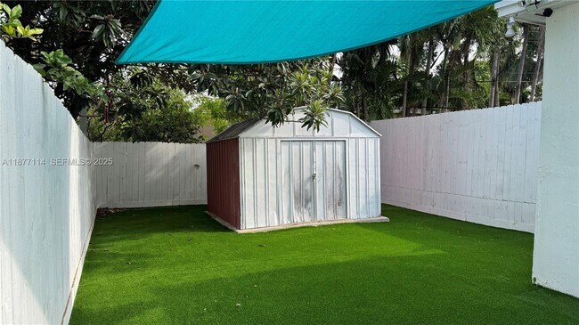 Building Photo - 181 NE 121st St