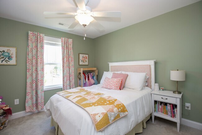 Building Photo - Spacious 5-Bedroom Home with 3 Full Bathrooms in Carthage, NC - Perfect for Your Family!