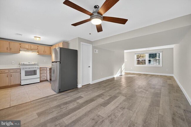 Building Photo - 1532 Potomac Heights Dr