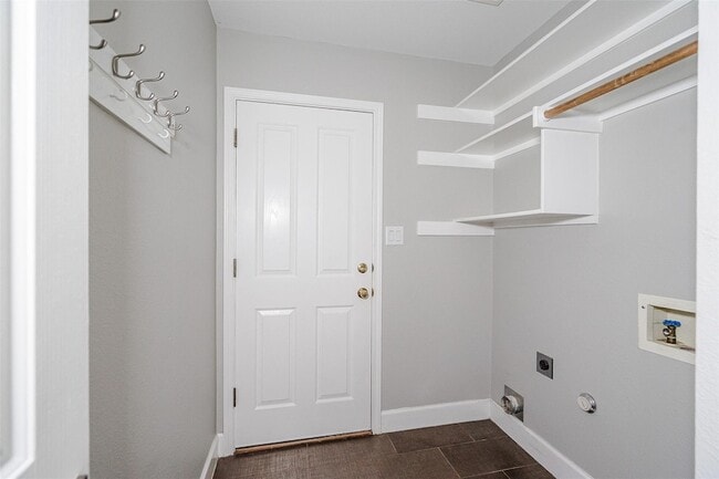 Building Photo - 5928 Lomita Verde Cir
